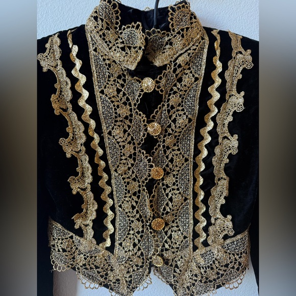 EUC Vintage Jessica McClintock Child Black Velvet Jacket With Gold Lace Size 7 - Picture 2 of 8
